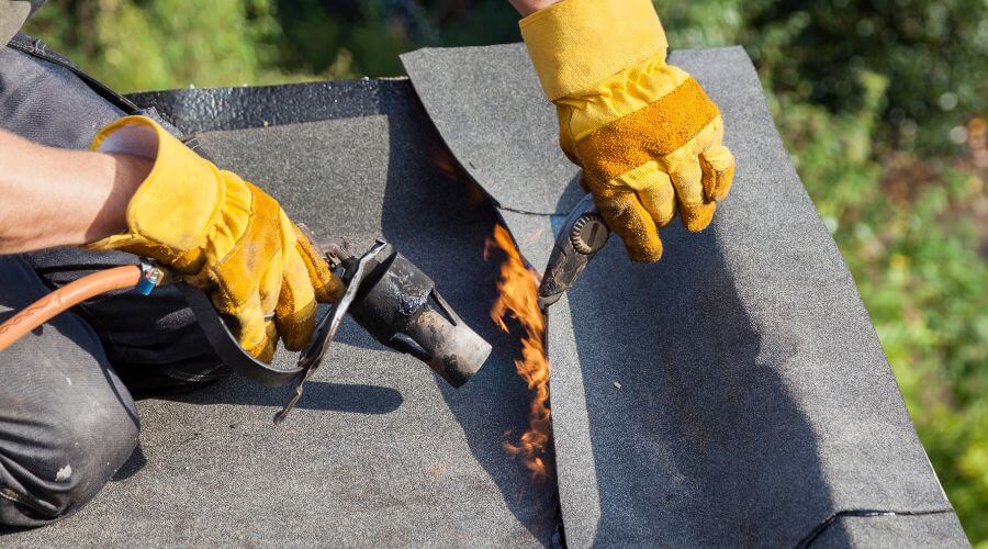 Expert Emergency Roof Repairs services in Lewisville, OH